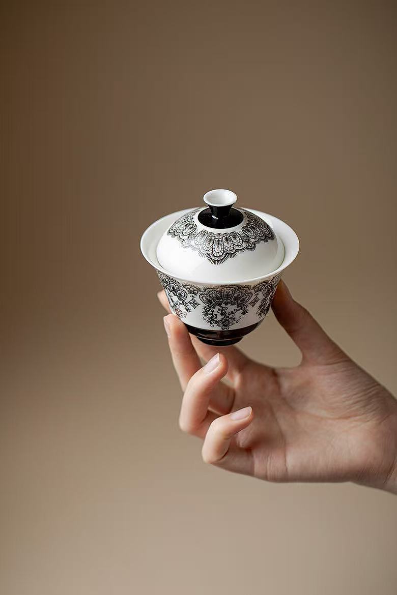 lm_image___2zfov swiper-item-image___2SBSc cover___2hGtr