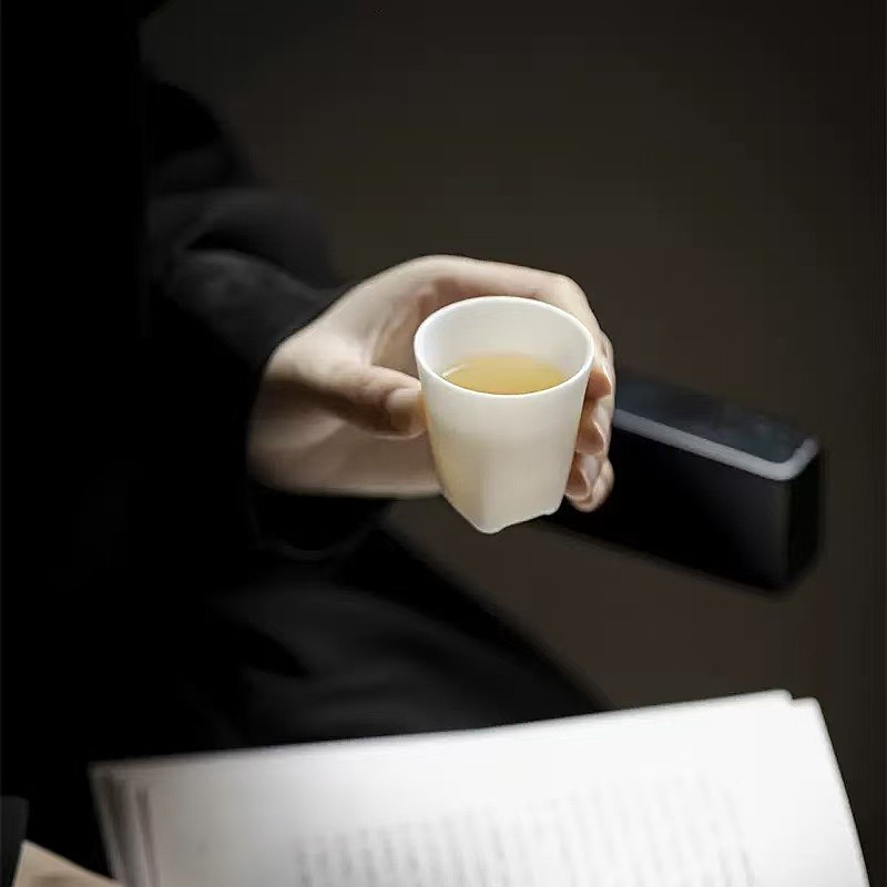 lm_image___2zfov swiper-item-image___2SBSc cover___2hGtr