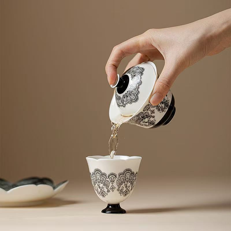 lm_image___2zfov swiper-item-image___2SBSc cover___2hGtr