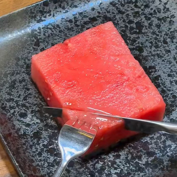 lm_image___2zfov swiper-item-image___2SBSc cover___2hGtr