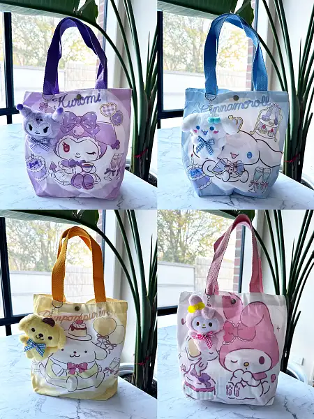 Sanrio bag with plush keychain三丽鸥毛绒挂件帆布包