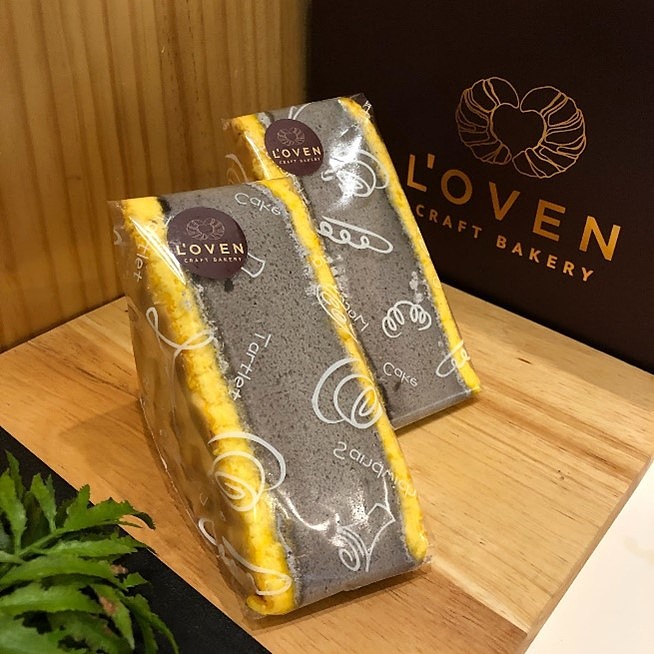 【冷藏】Loven 芋头虎⽪三⾓蛋糕 约120G