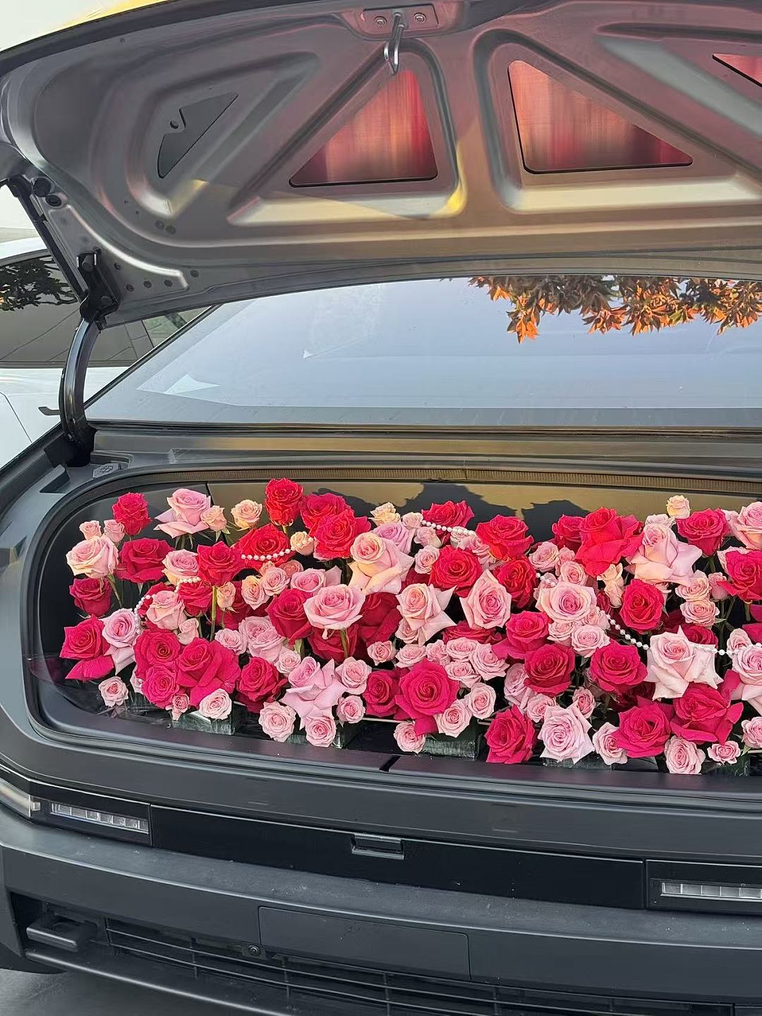 lm_image___2zfov swiper-item-image___2SBSc cover___2hGtr