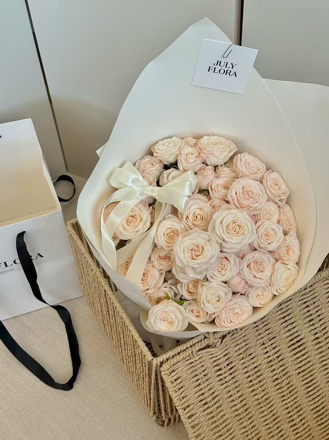 lm_image___2zfov swiper-item-image___2SBSc cover___2hGtr