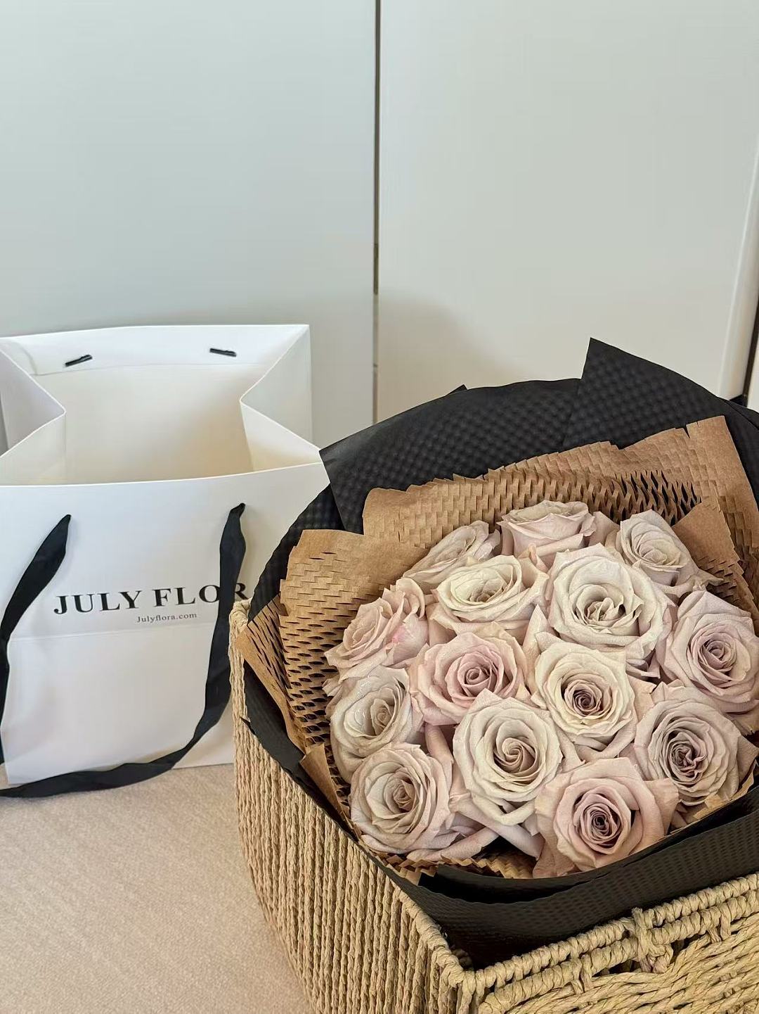 lm_image___2zfov swiper-item-image___2SBSc cover___2hGtr