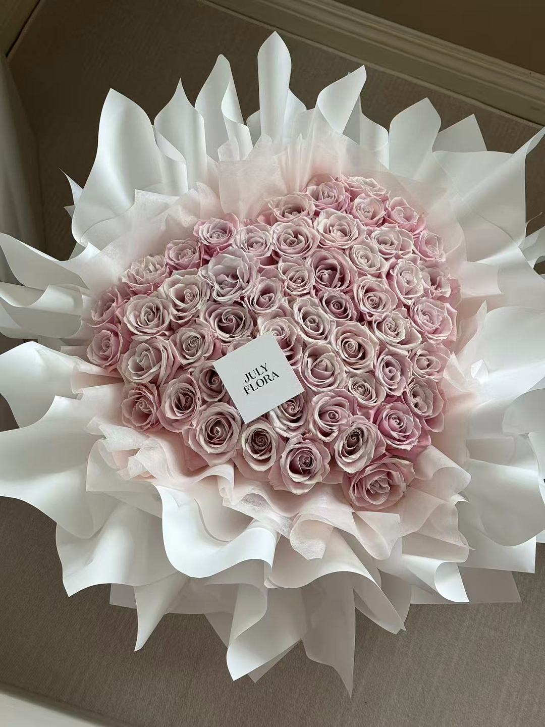 52 Sweet Escimo Roses