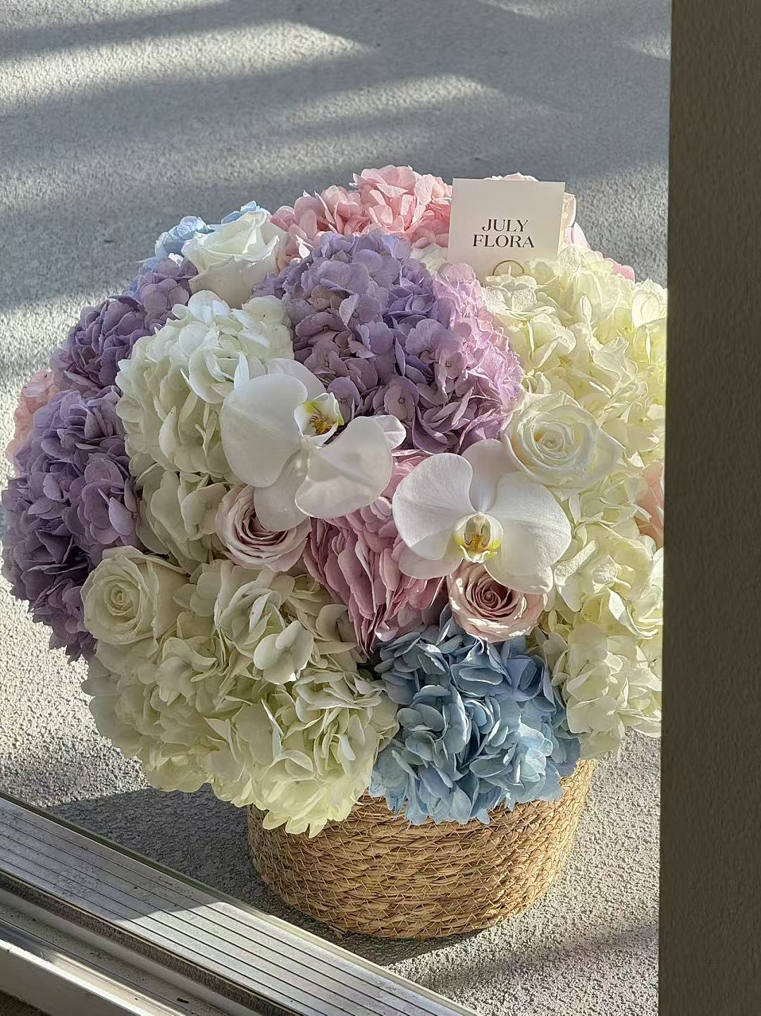 Dopamine Hydrangeas & Roses Basket