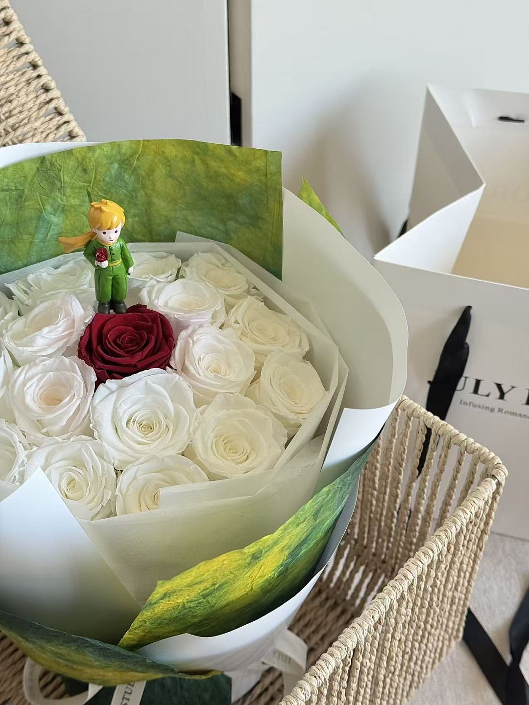 lm_image___2zfov swiper-item-image___2SBSc cover___2hGtr