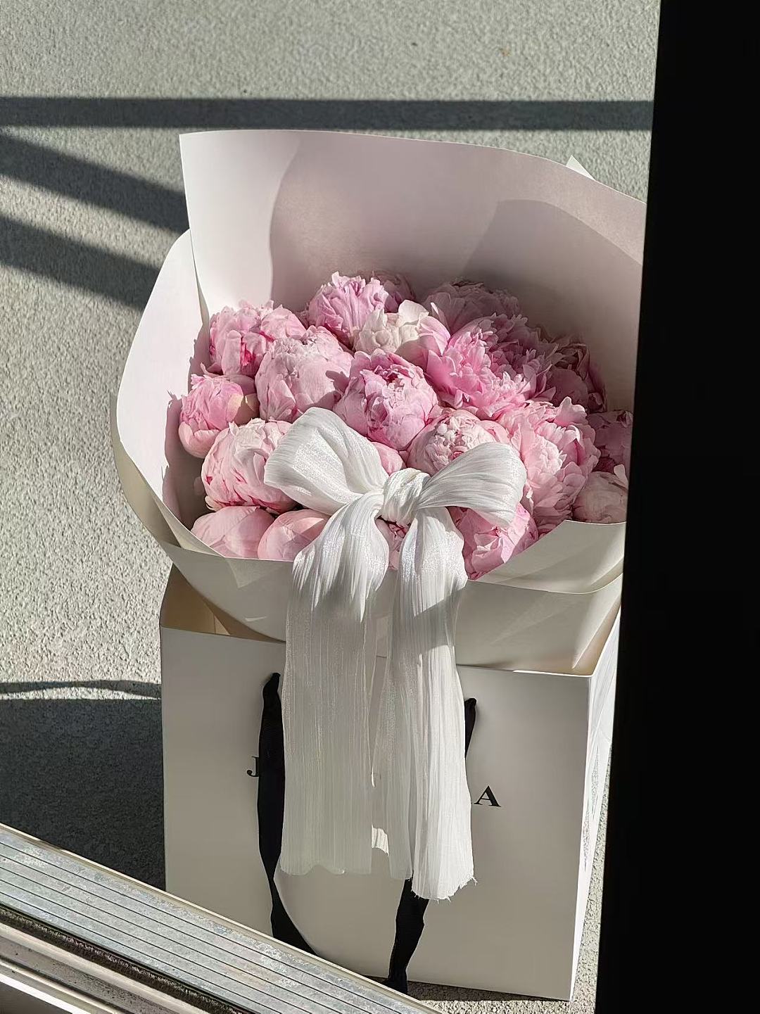 lm_image___2zfov swiper-item-image___2SBSc cover___2hGtr