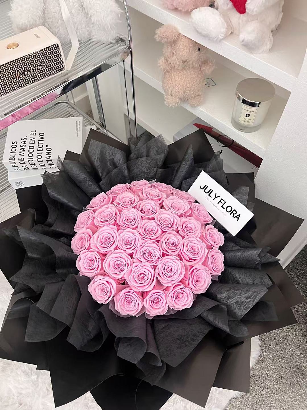 33 Black-Pink Preserved Flowers