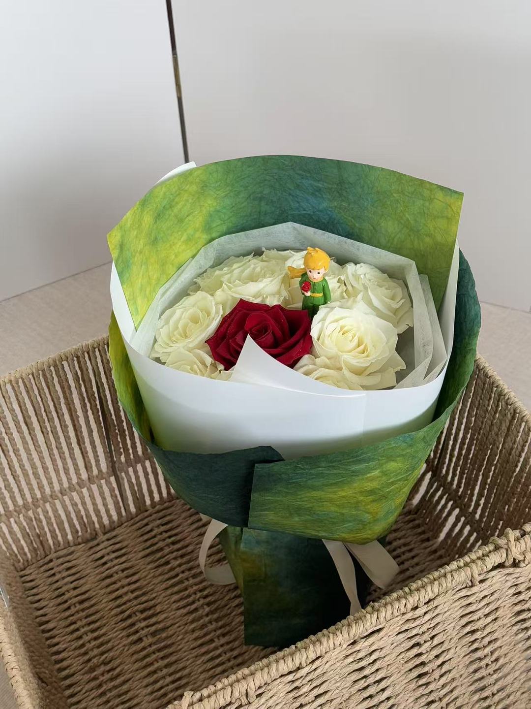 The Little Prince Flower Bouquet (11 Roses)