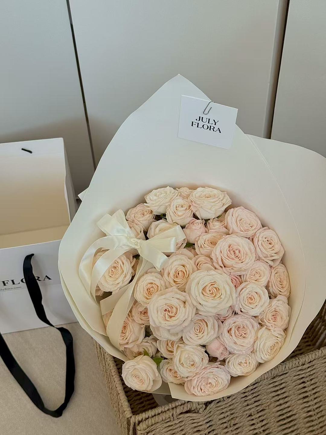 lm_image___2zfov swiper-item-image___2SBSc cover___2hGtr