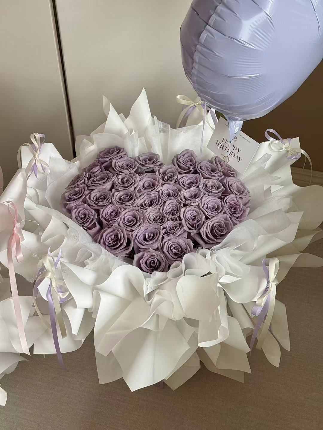 33 Shocking Blue Roses