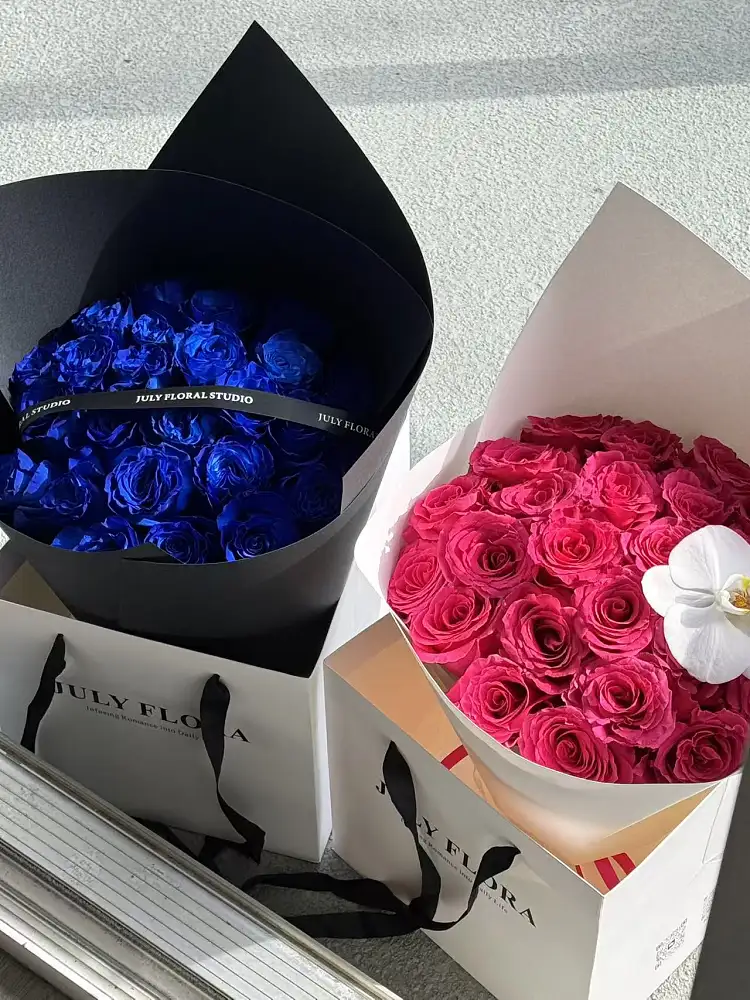 19 Pink Floyd Roses with Orchid