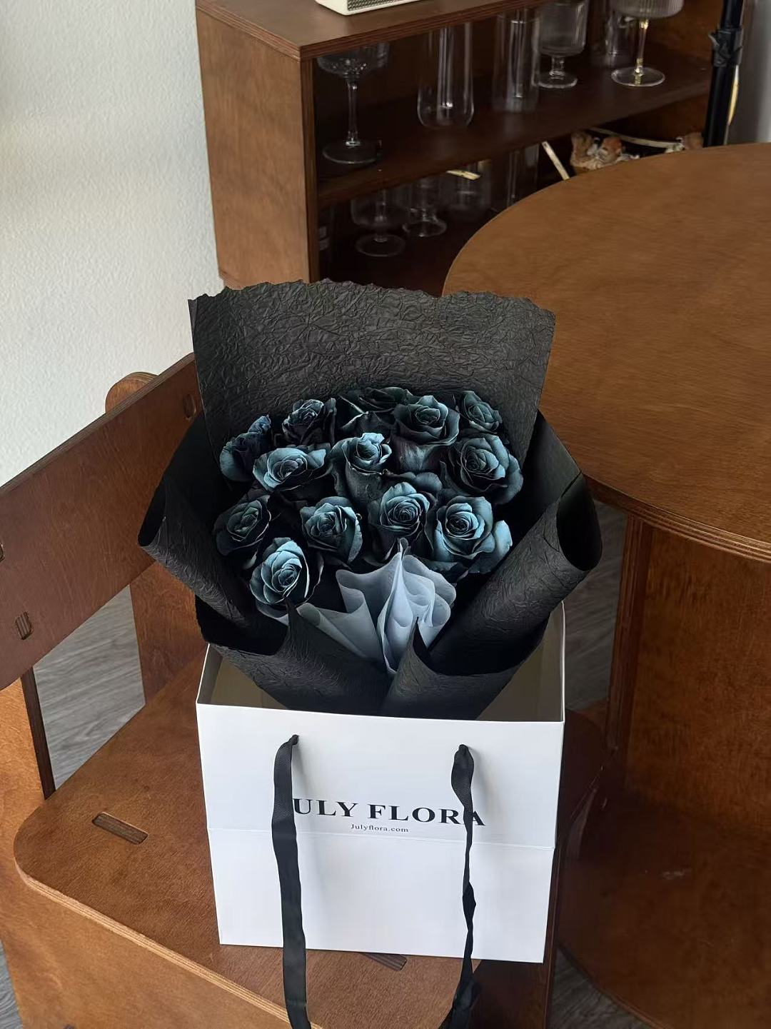 lm_image___2zfov swiper-item-image___2SBSc cover___2hGtr