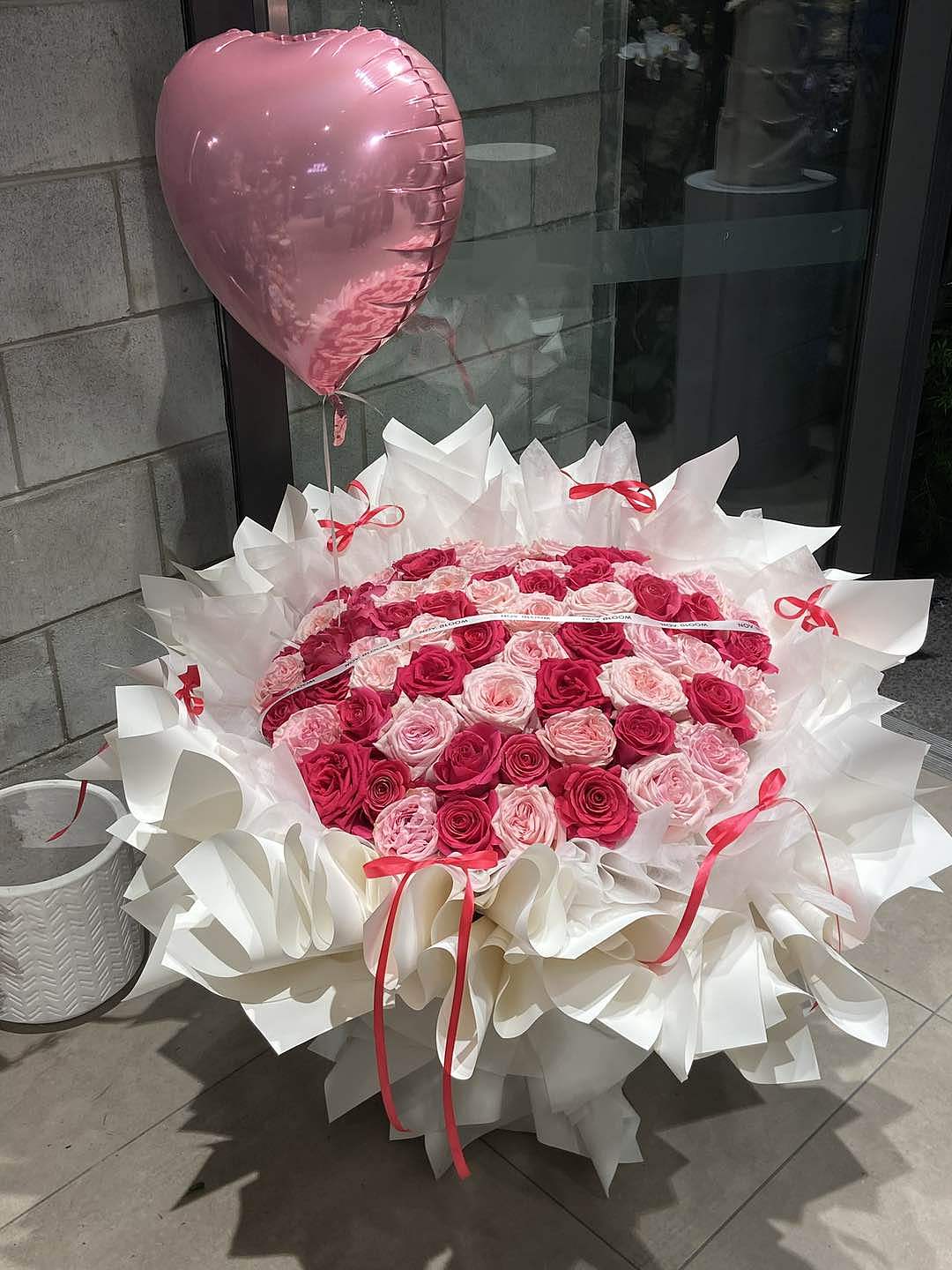 Pink Floyed with pink Ohara roses