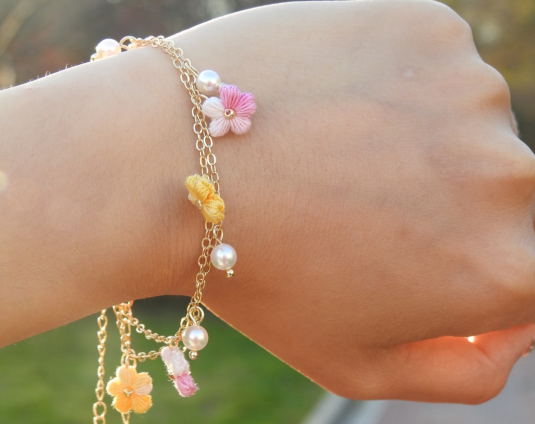 Miniature Crochet Bracelet with yellow and pink daisies