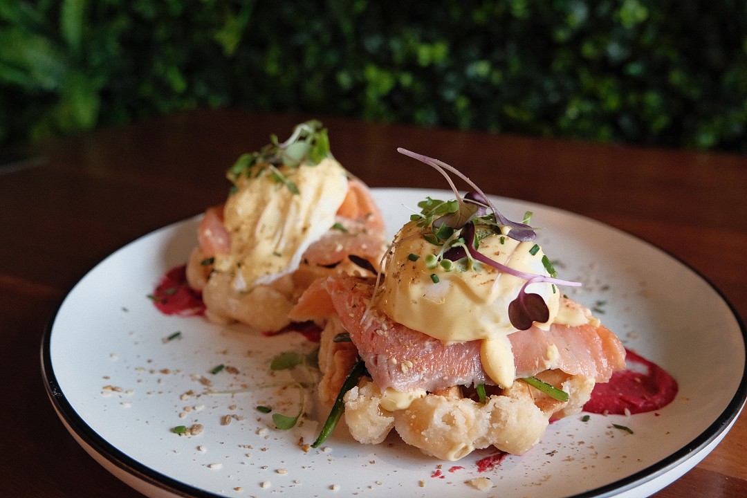 Eggs Benedict (Protein-Packed Breakfast Set)