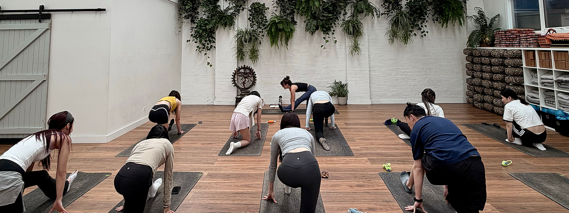 lm_image___2zfov swiper-item-img___1bCLM cover___2hGtr