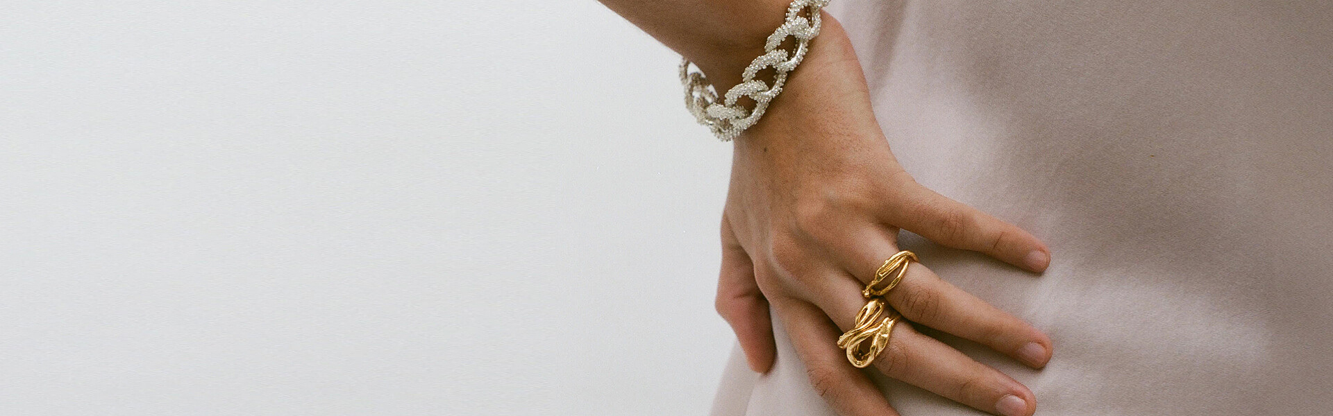 lm_image___2zfov swiper-item-img___1bCLM cover___2hGtr